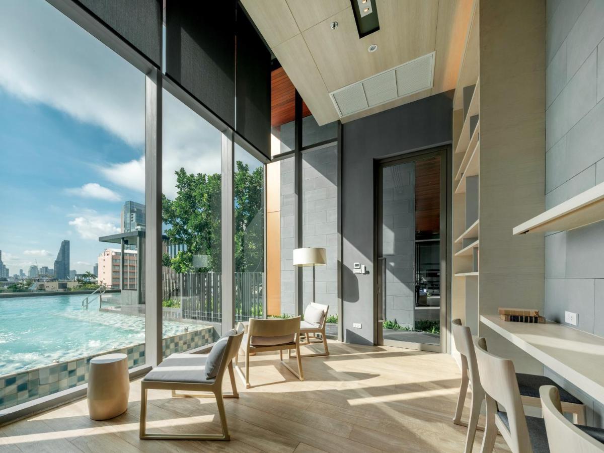 Oakwood Suites Банкок Екстериор снимка The Library